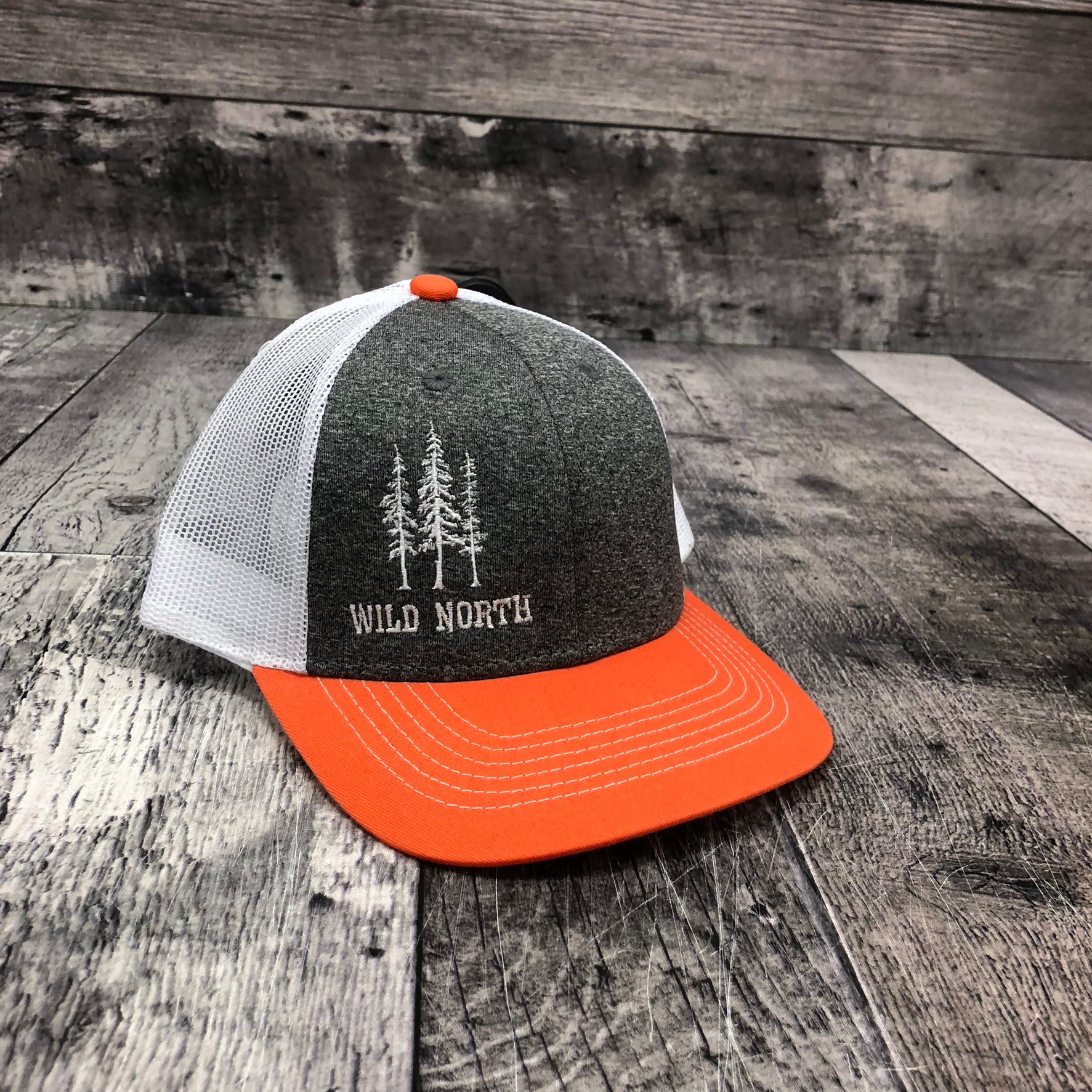 Wild North Mesh Snapback Youth Embroidered Hat - Grey (white/orange)